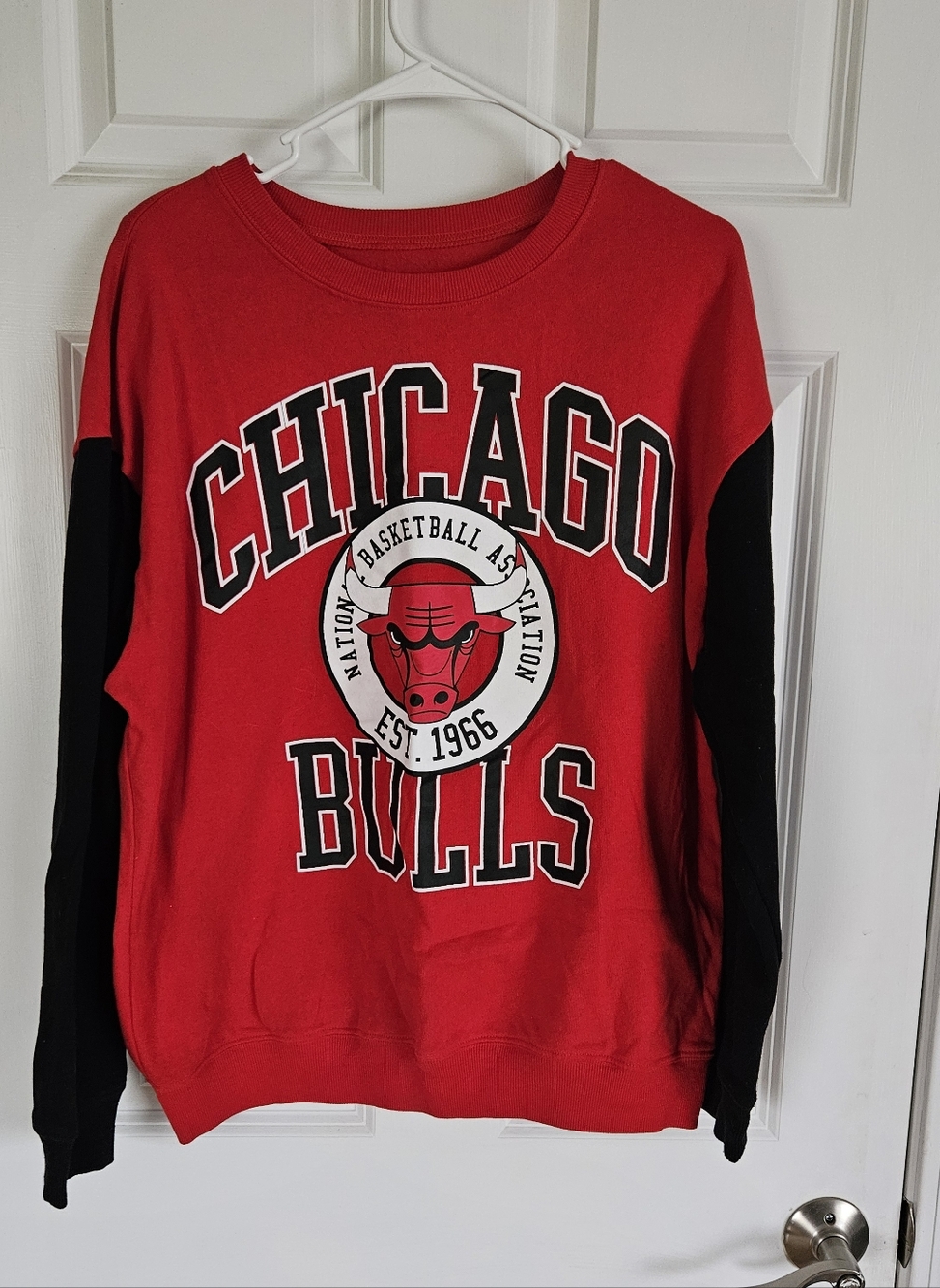 NBA Chicago Bulls Red Crewneck Pullover Sweatshirt with White Logo Accent
